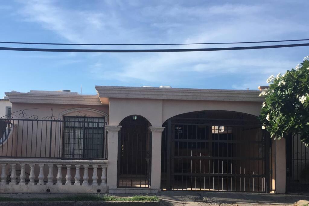 Casa Muy Comoda En Excelente Lugar Hermosillo Extérieur photo