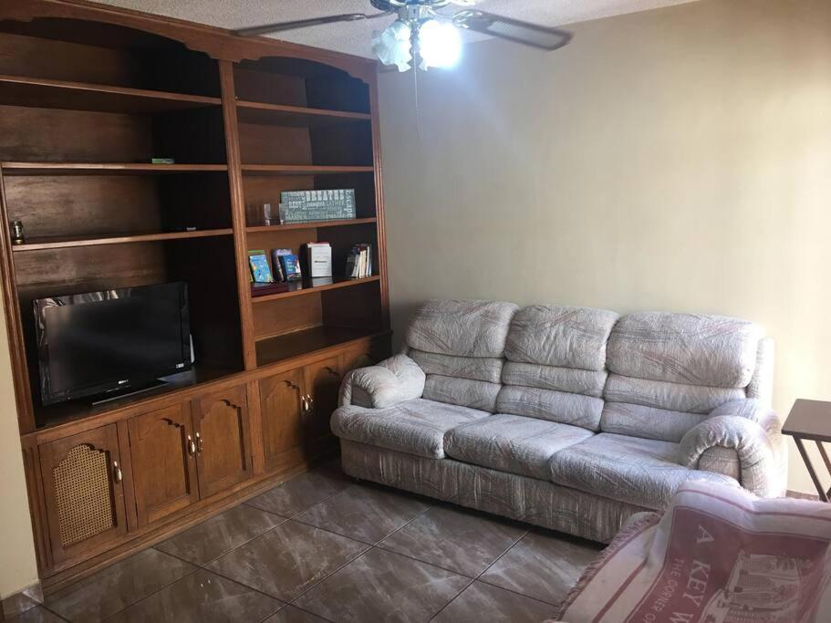 Casa Muy Comoda En Excelente Lugar Hermosillo Extérieur photo